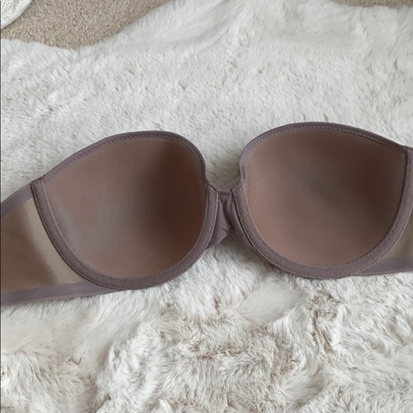New Victoria’s Secret lined strapless bra in 32DD - Picture 4 of 4